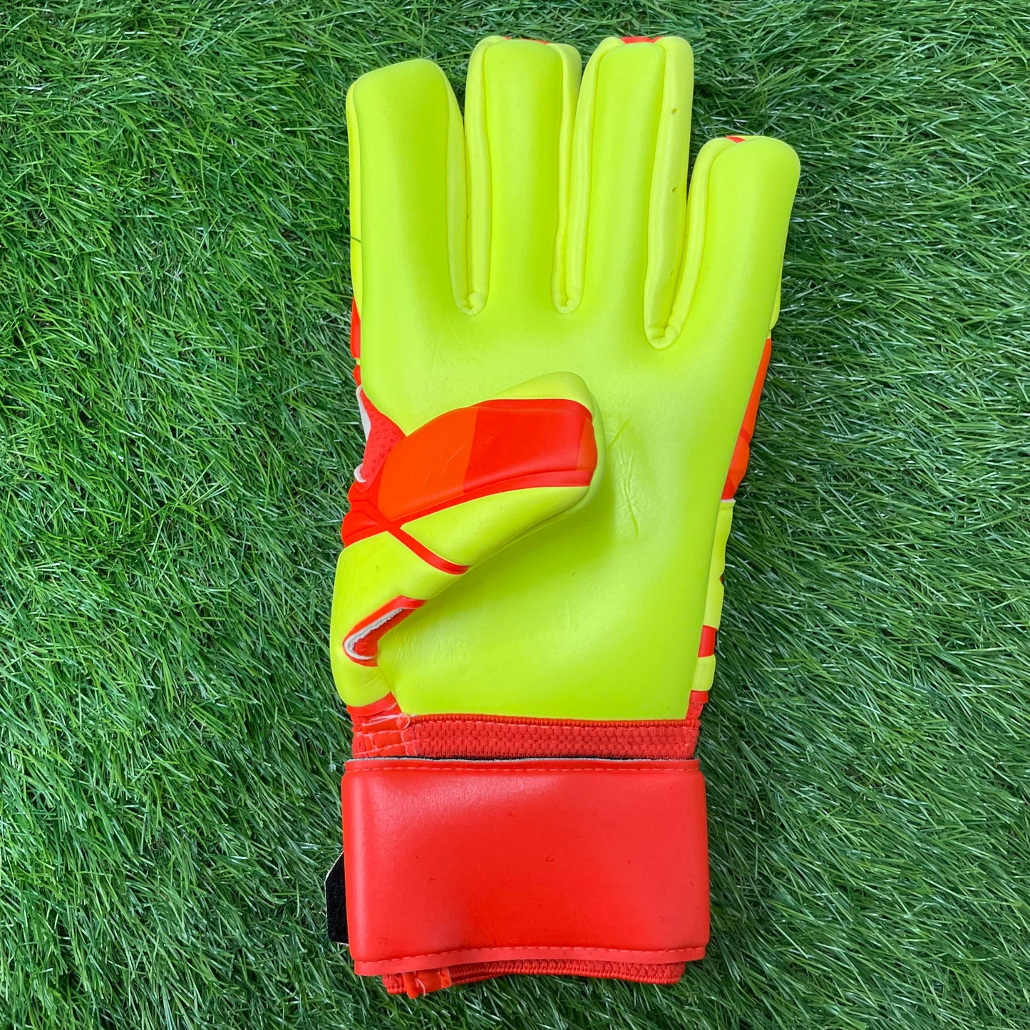 uhlsport ダイナミックインパルス　アブソルートグリップ ハーフネガティブ 1011143