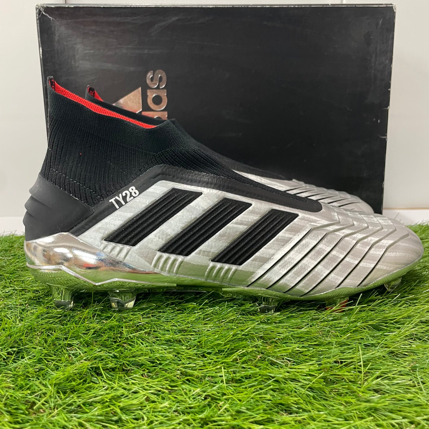 プレデター19+ FG F35611