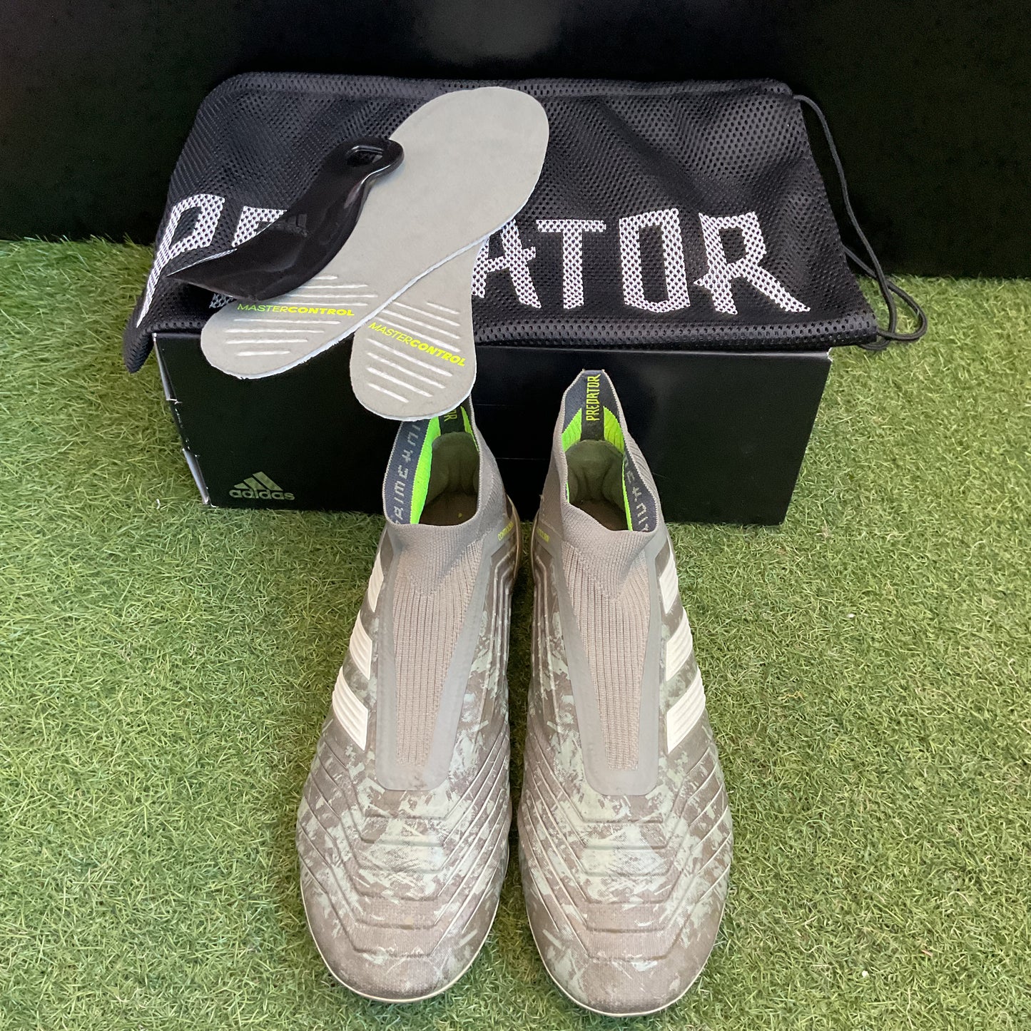 26.0 cm Used Goods中古スパイクPredator 19+ FG