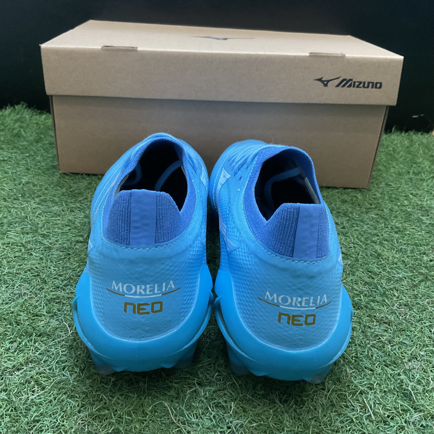 日本未発売 モレリアネオ4 β Elite P1GA264225 morelia neo 4