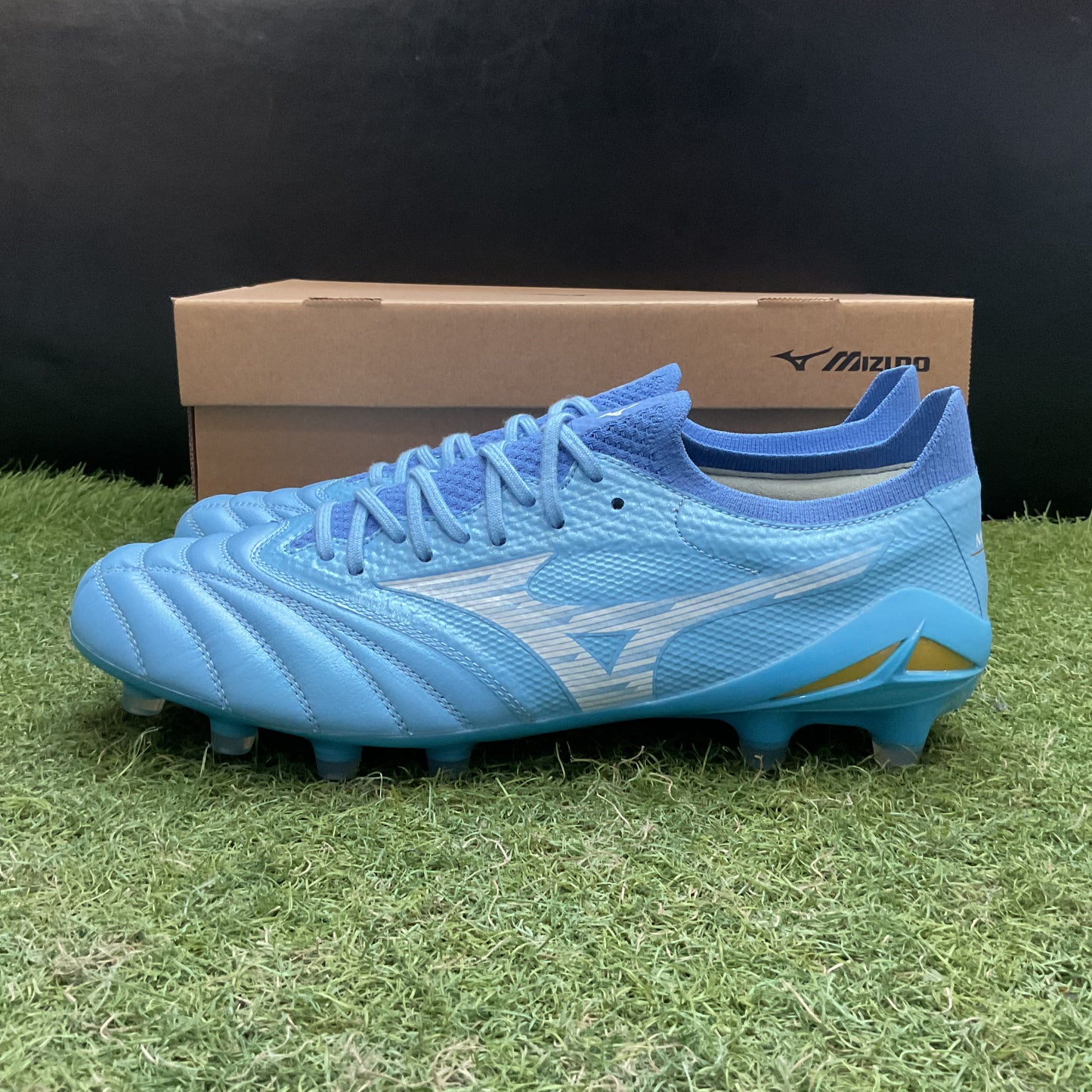 日本未発売 モレリアネオ4 β Elite P1GA264225 morelia neo 4