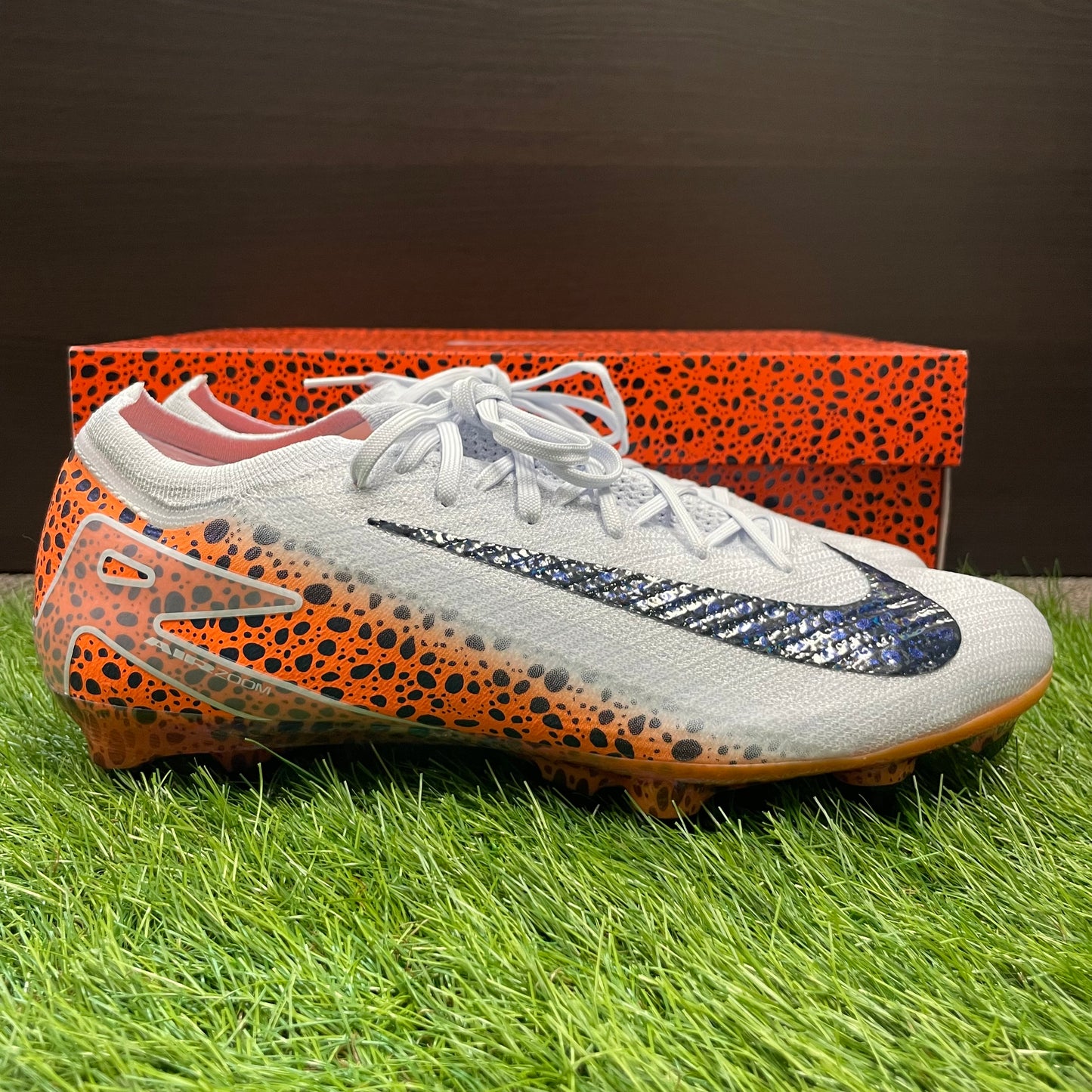 ズーム ヴェイパー 16 エリート SG-PRO OLY P HJ2451 900