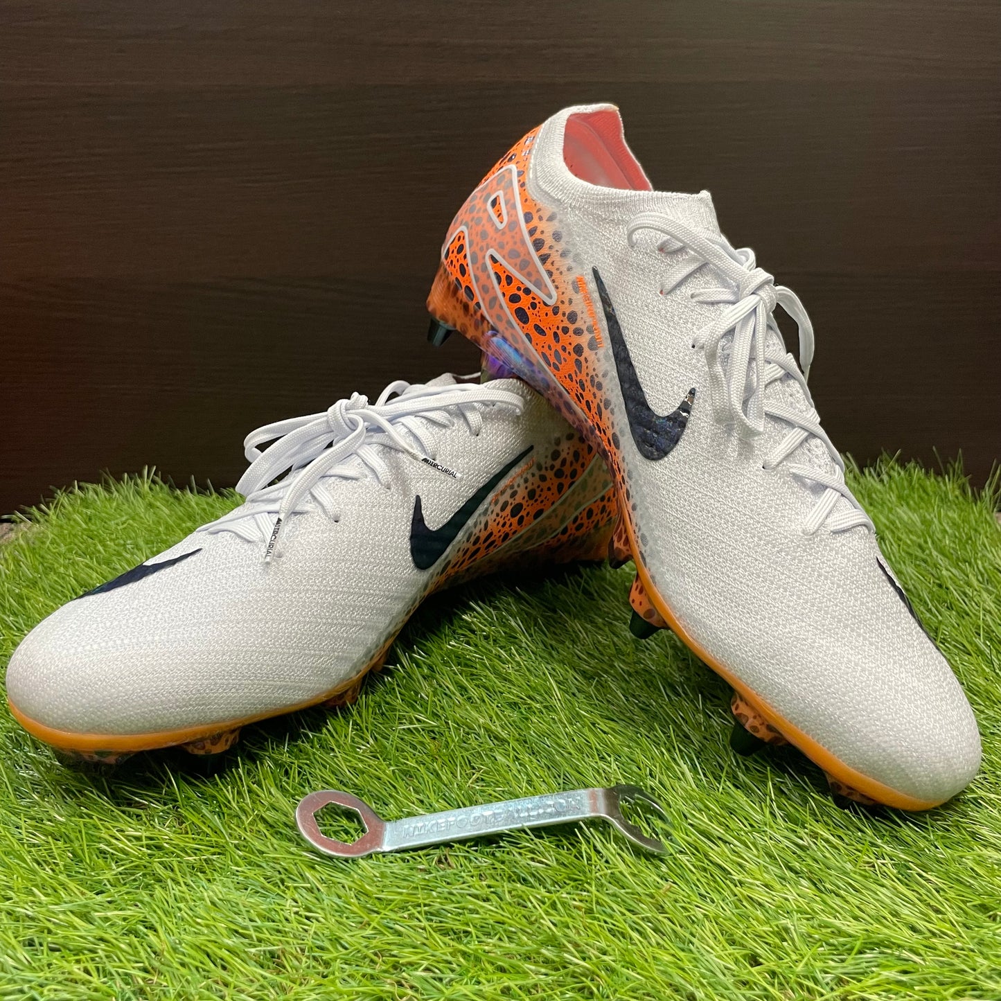 ズーム ヴェイパー 16 エリート SG-PRO OLY P HJ2451 900