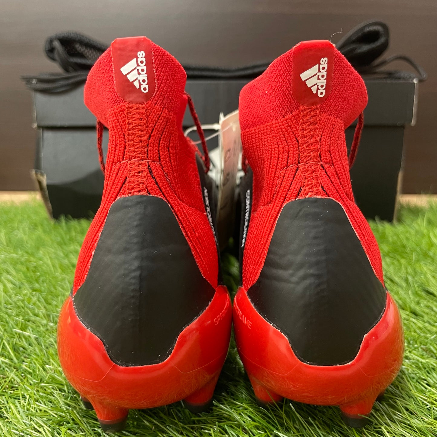 プレデター 18.1 AG BB7746 箱潰れ