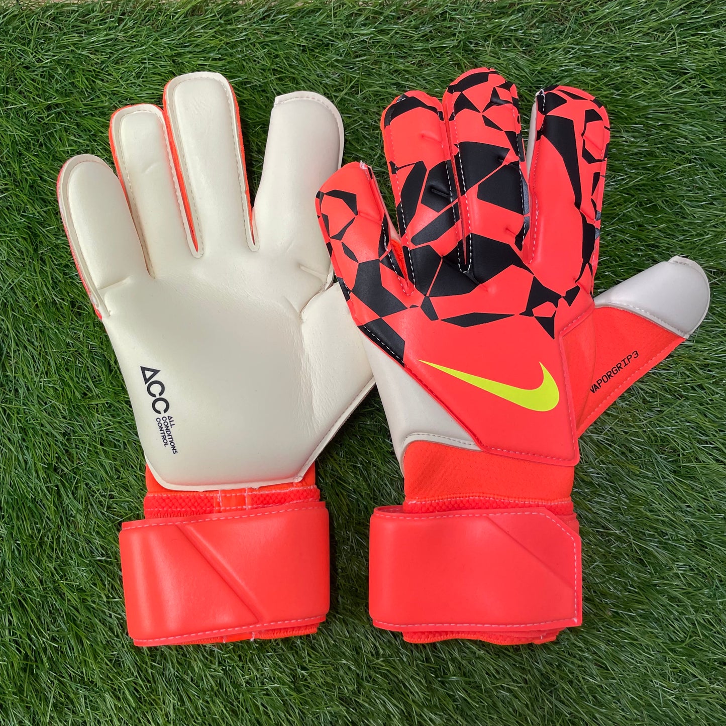 日本未発売 ヴェイパーグリップ３HQ0304 830 Vapor Grip 3