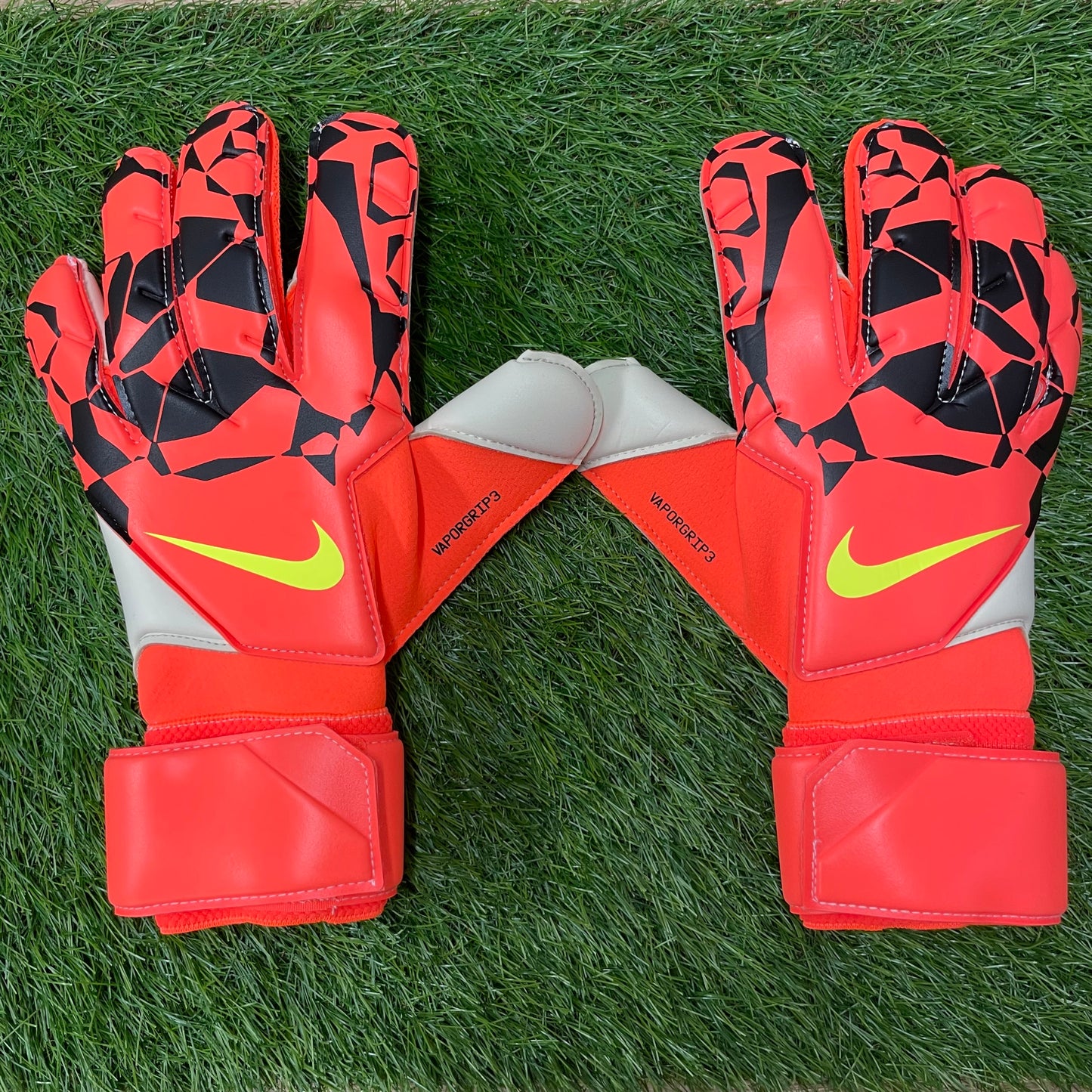 日本未発売 ヴェイパーグリップ３HQ0304 830 Vapor Grip 3