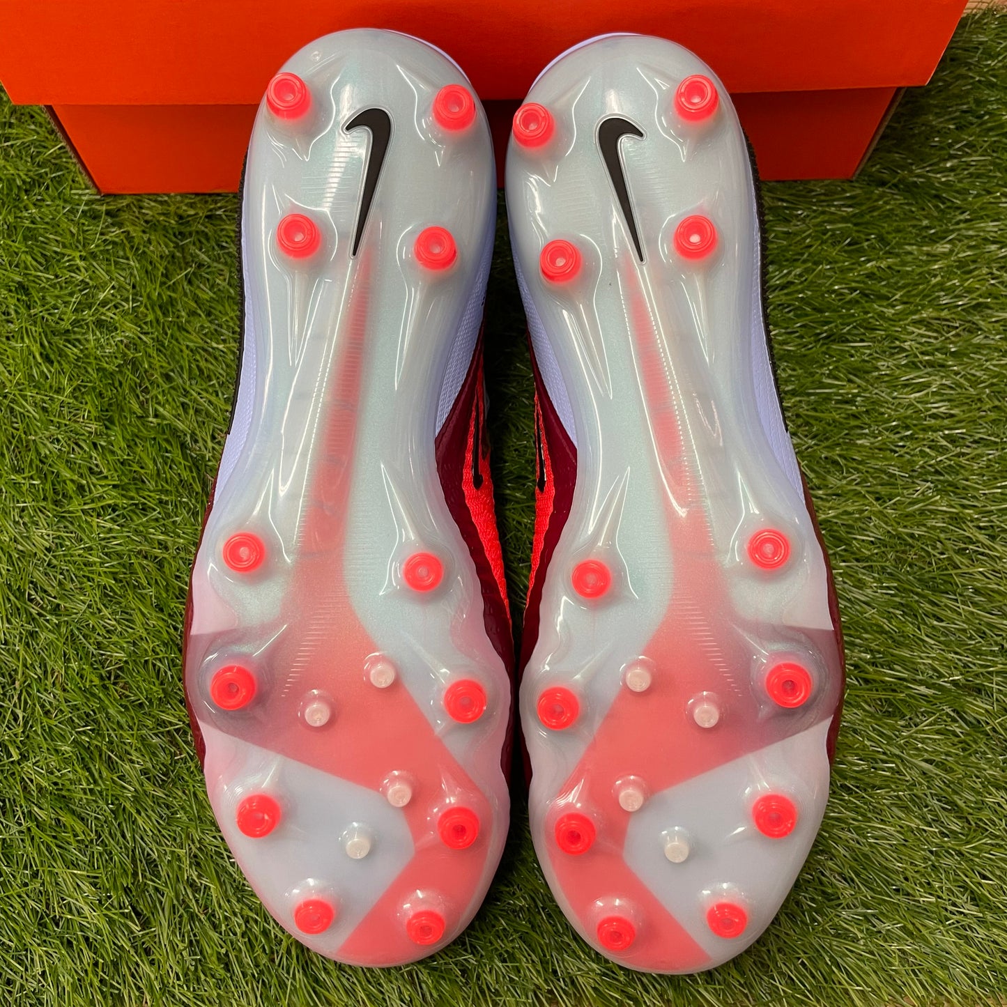 ファントム 6 LOW ELITE AG-PRO HQ2335 400