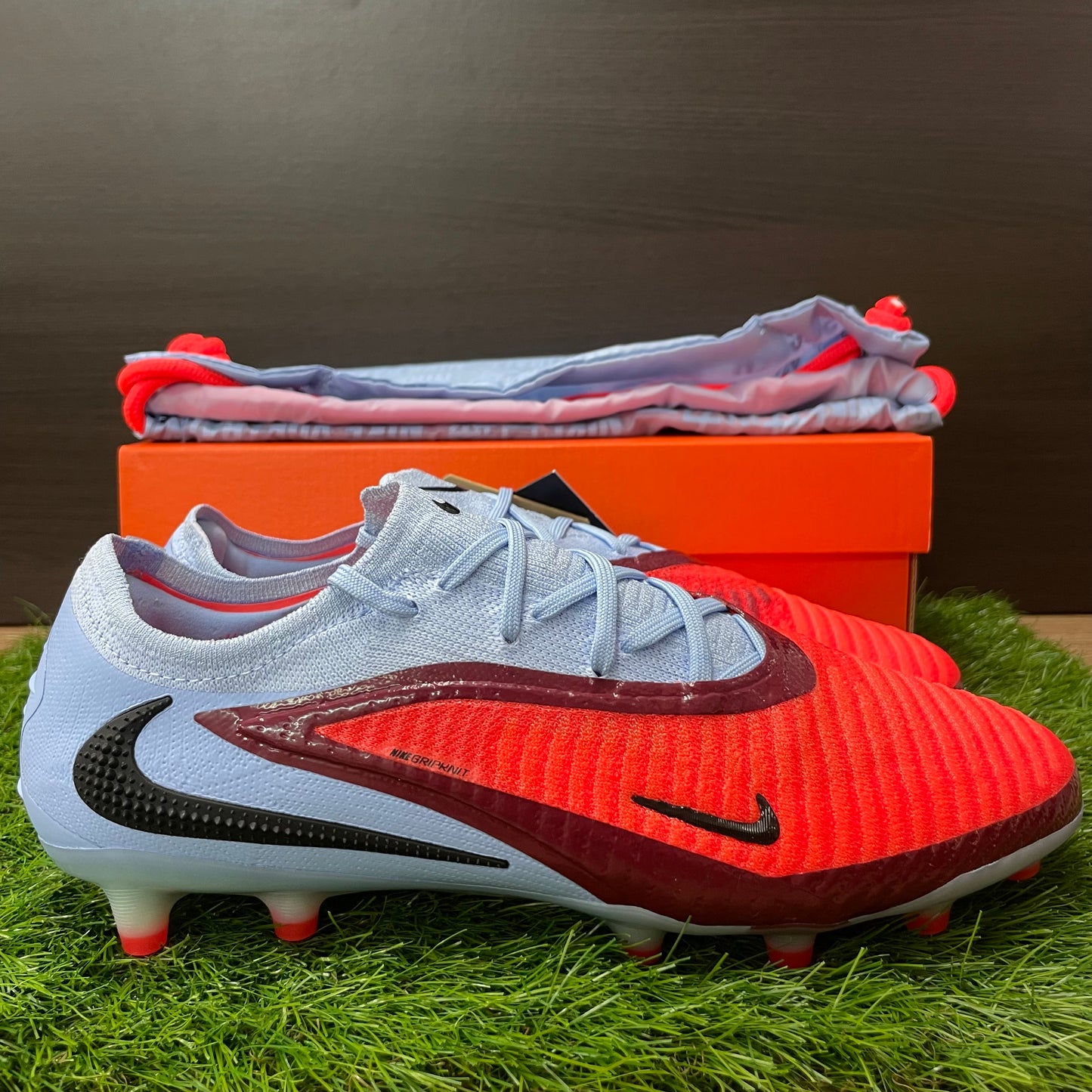 ファントム 6 LOW ELITE AG-PRO HQ2335 400