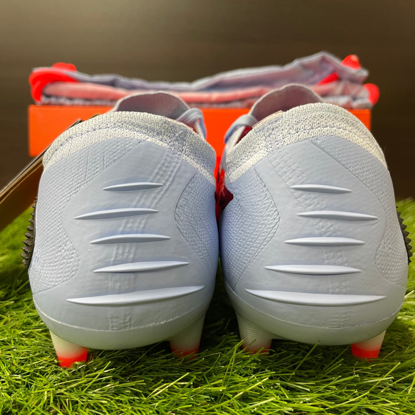 ファントム 6 LOW ELITE AG-PRO HQ2335 400