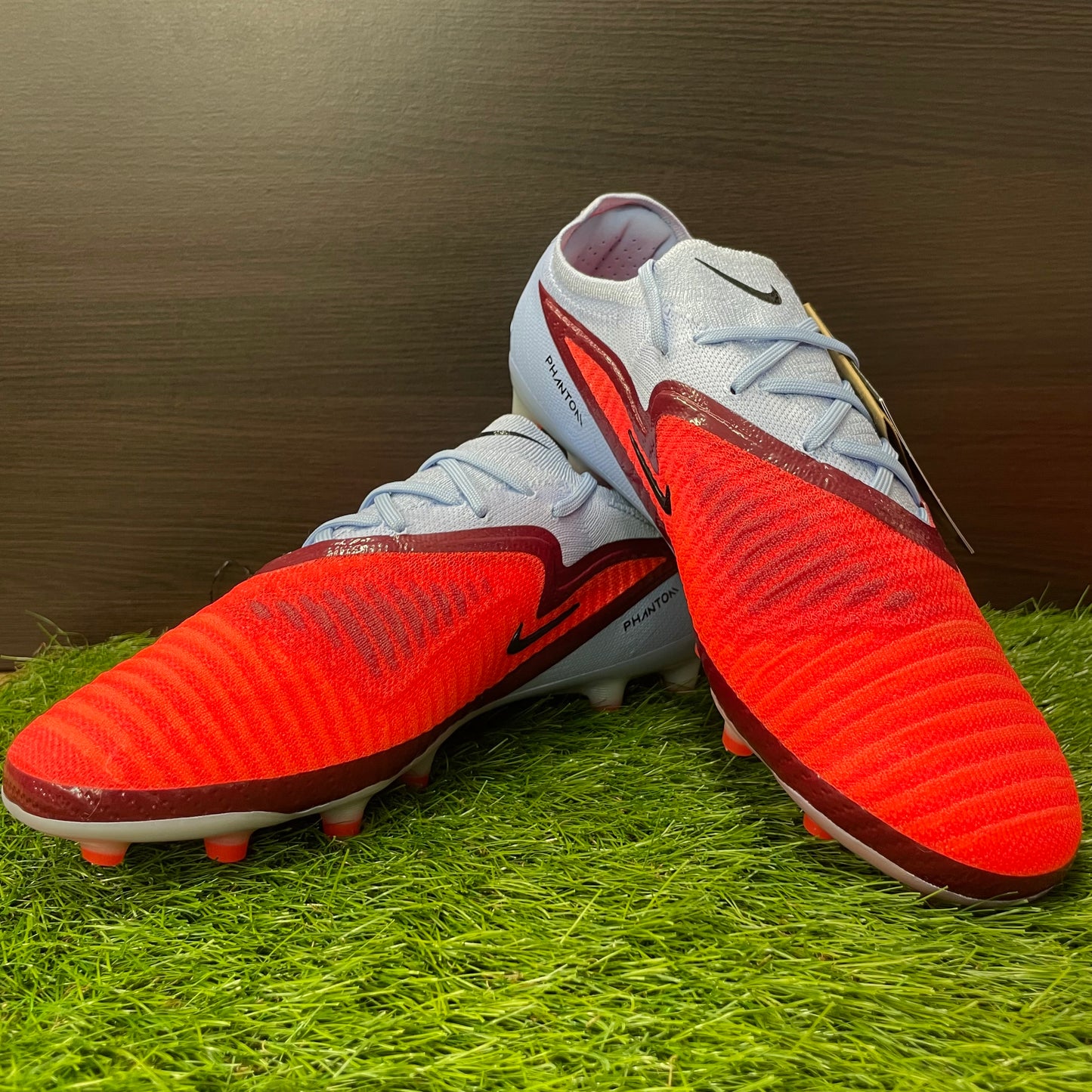 ファントム 6 LOW ELITE AG-PRO HQ2335 400