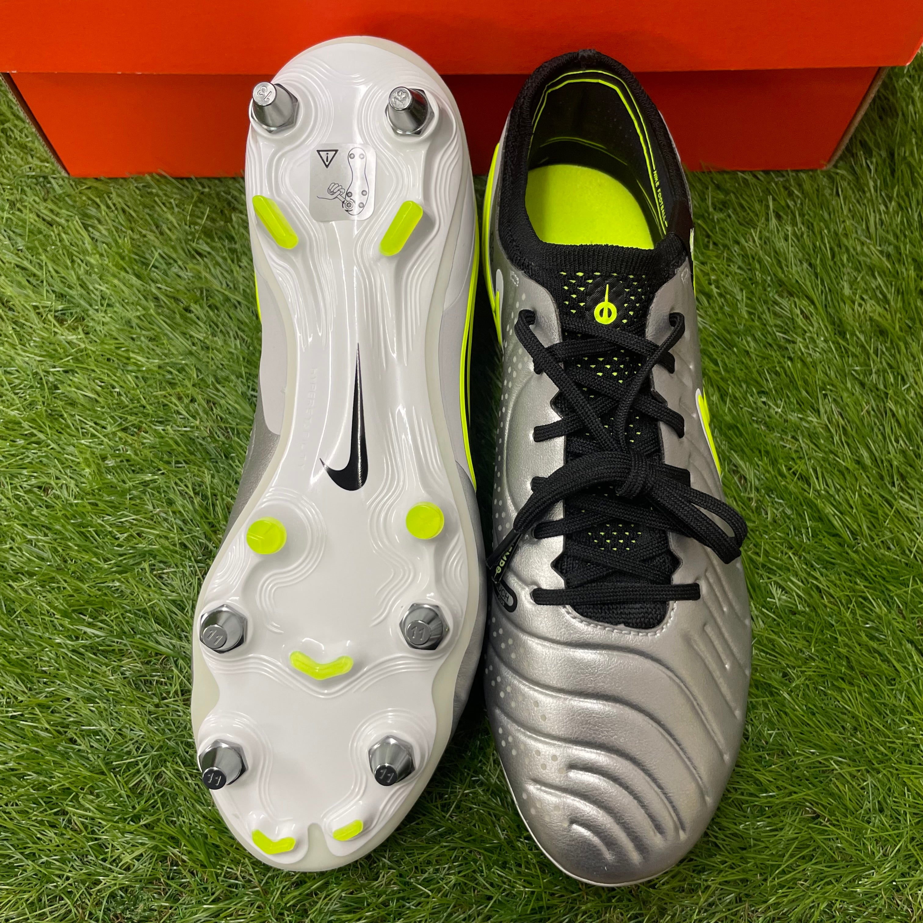 ティエンポレジェンド 10 エリート SG-PRO P FN7283 001 Tiempo legend