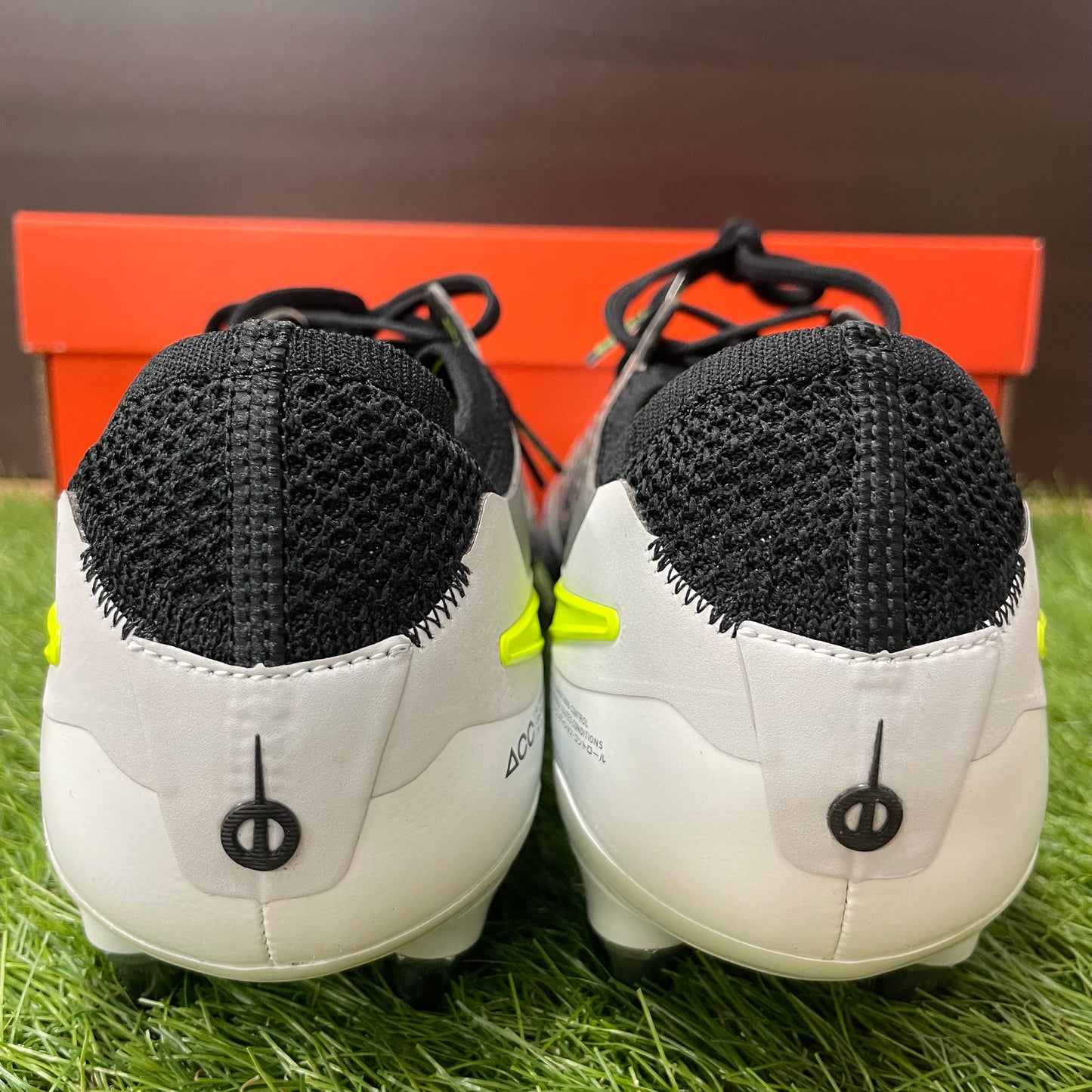 ティエンポレジェンド 10 エリート SG-PRO P FN7283 001 Tiempo legend Elite SG-PRO P