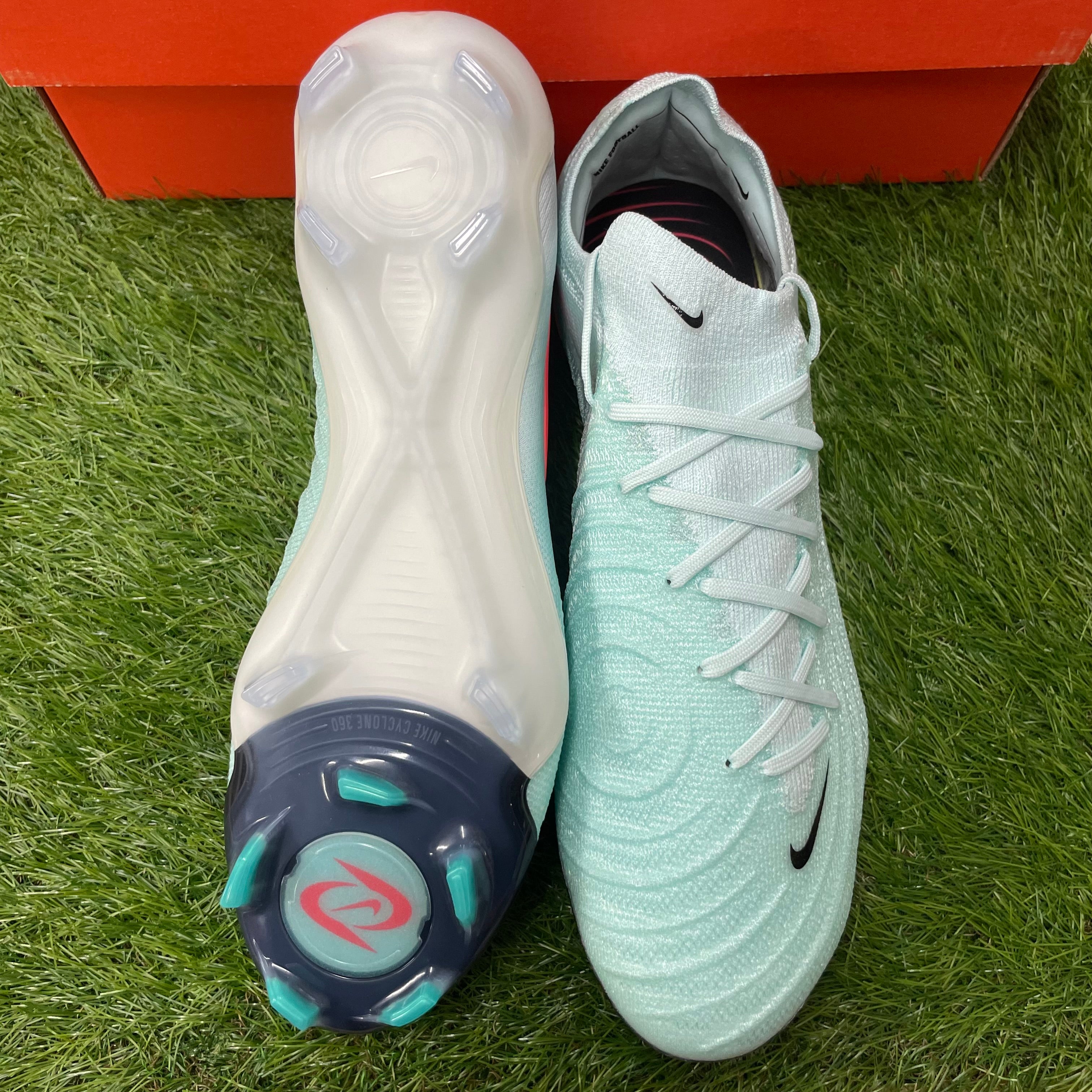 Phantom – 俺の足 サッカー用品セレクトショップ