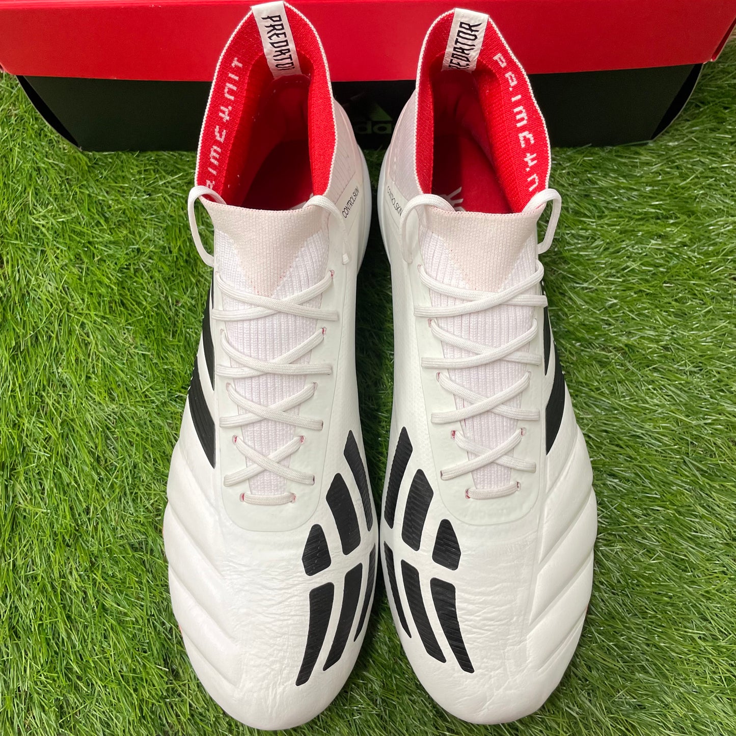 プレデター19.1 FG 25Y EE7864