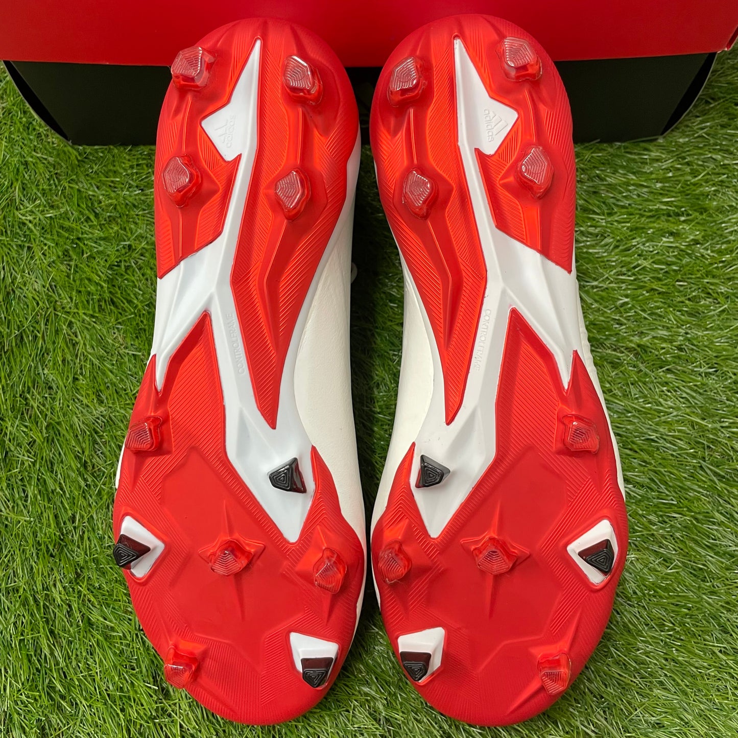 プレデター19.1 FG 25Y EE7864