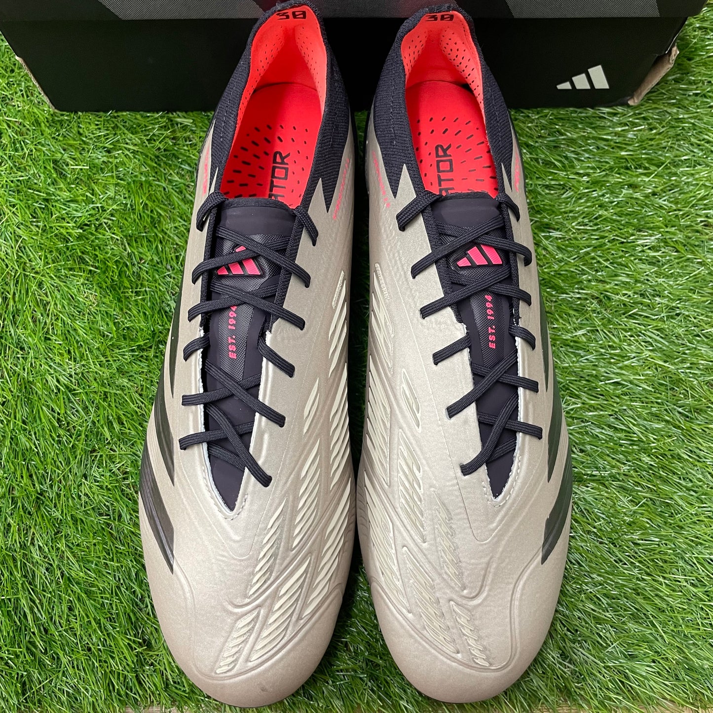 世界未発売 Predator Elite  AG プレデター JI2854