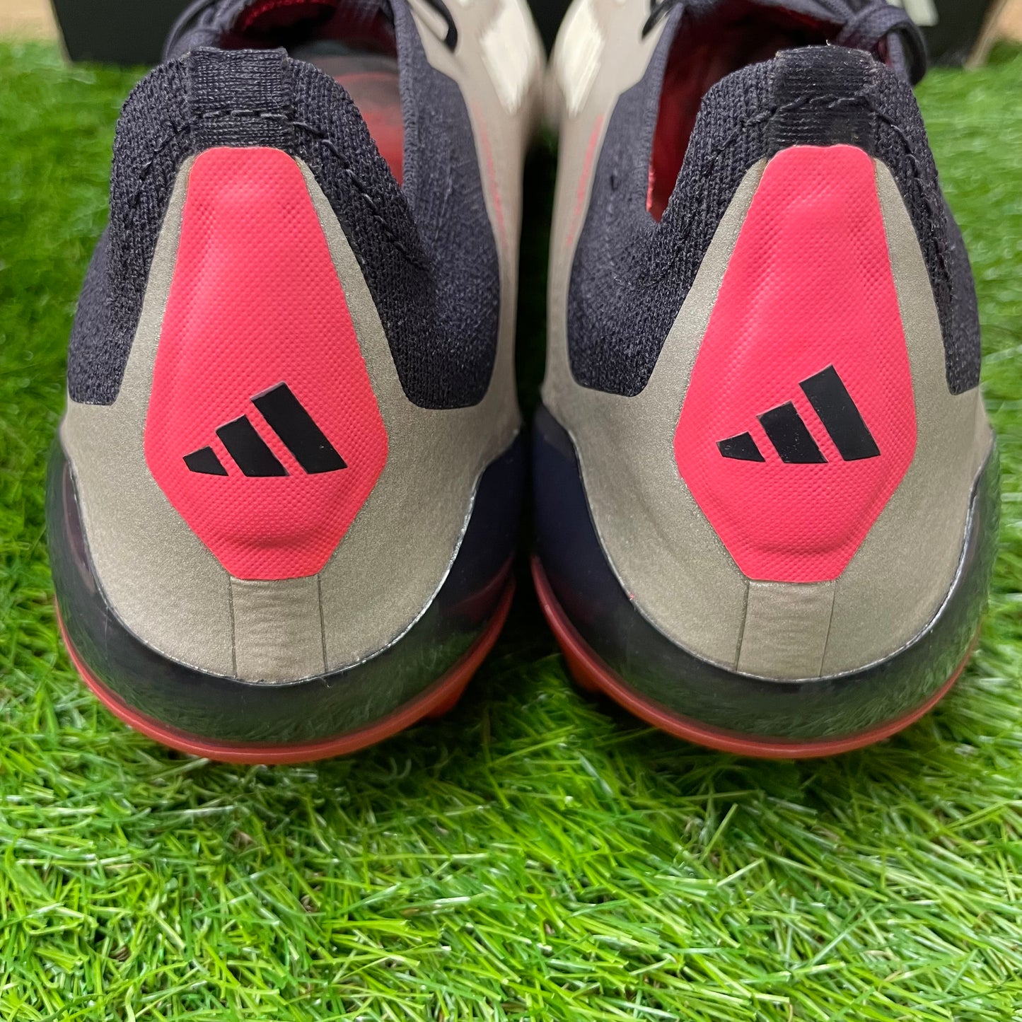 世界未発売 Predator Elite  AG プレデター JI2854