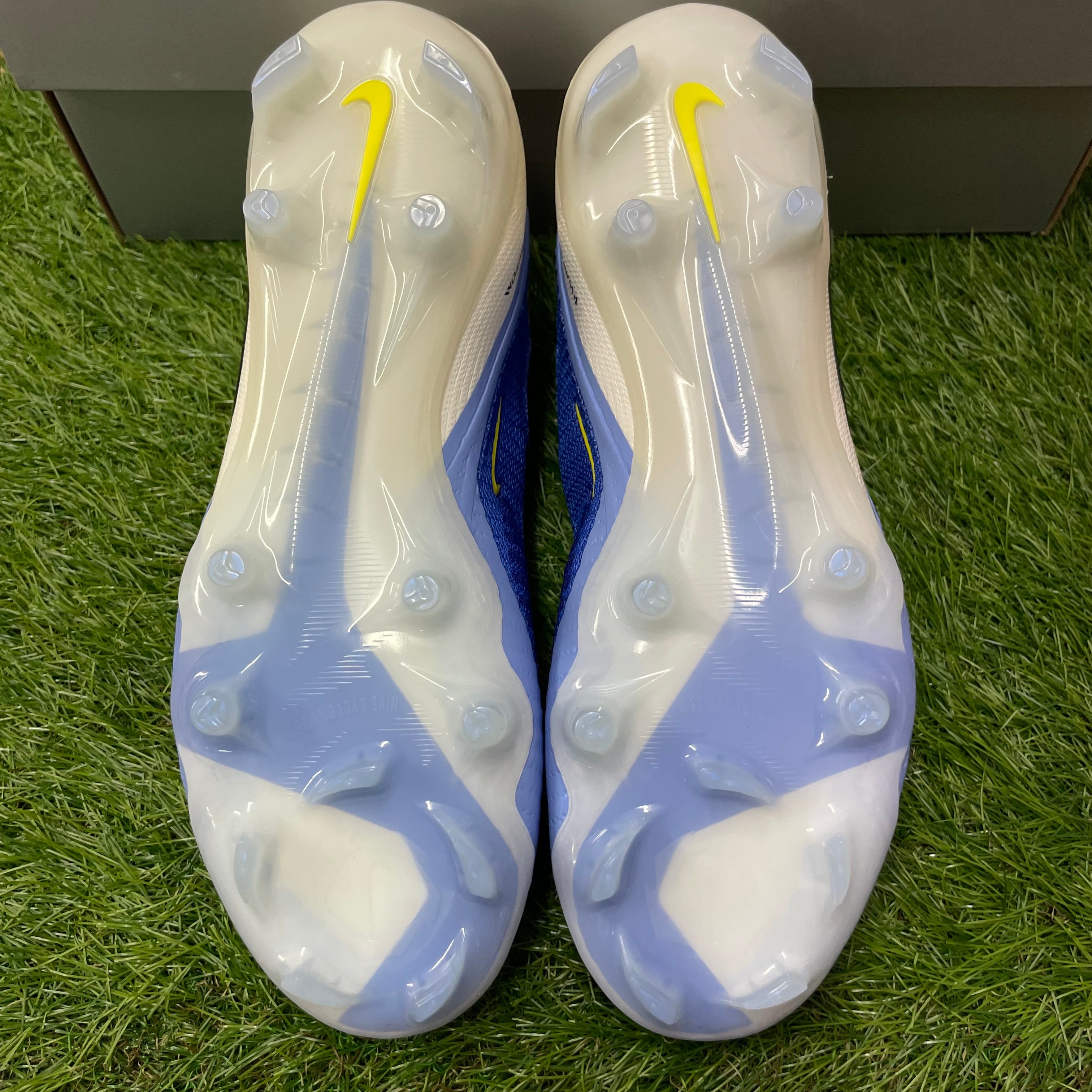 ファントム6 HIGH ELITE FG LV8 HQ2328 400 – 俺の足 サッカー用品