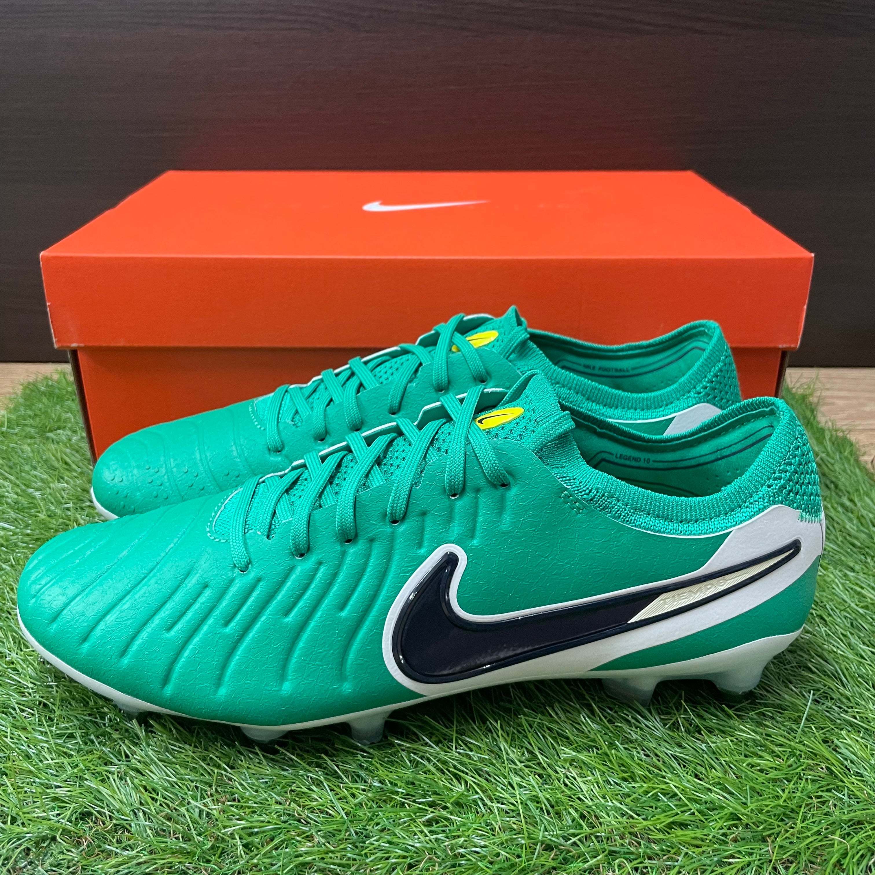 Tiempo LEGEND 10 ELITE SG-PRO LV8 P HV3771 300 – 俺の足 サッカー
