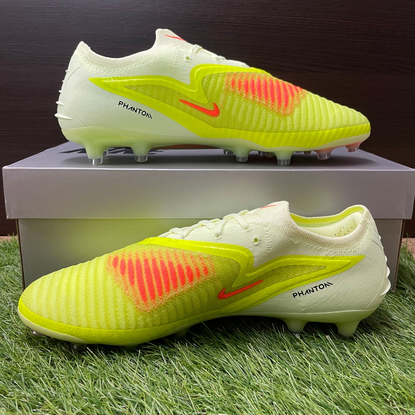 ファントム 6 LOW ELITE AG-PRO HQ2335 800