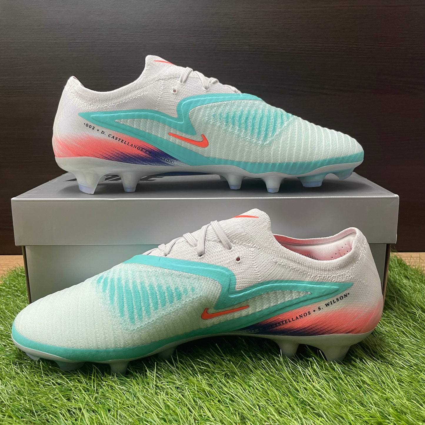 ファントム 6 LOW ELITE FG NU2 IM9604 300