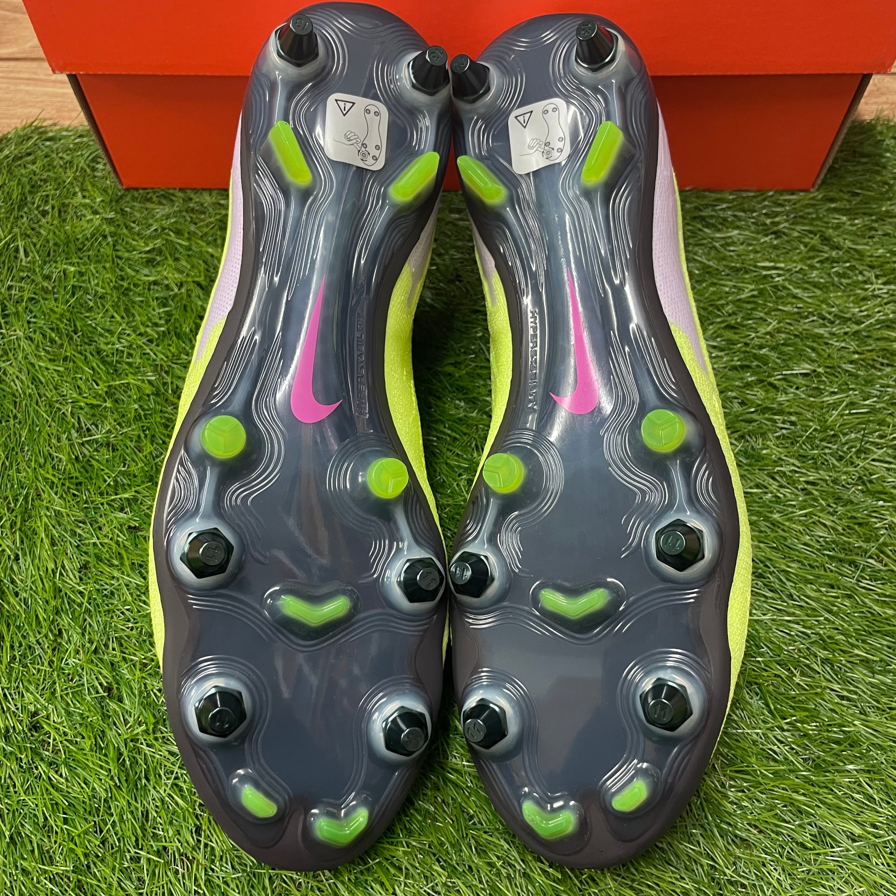 ファントムGX ELITE SG-PRO P FD0259 705 – 俺の足 サッカー用品