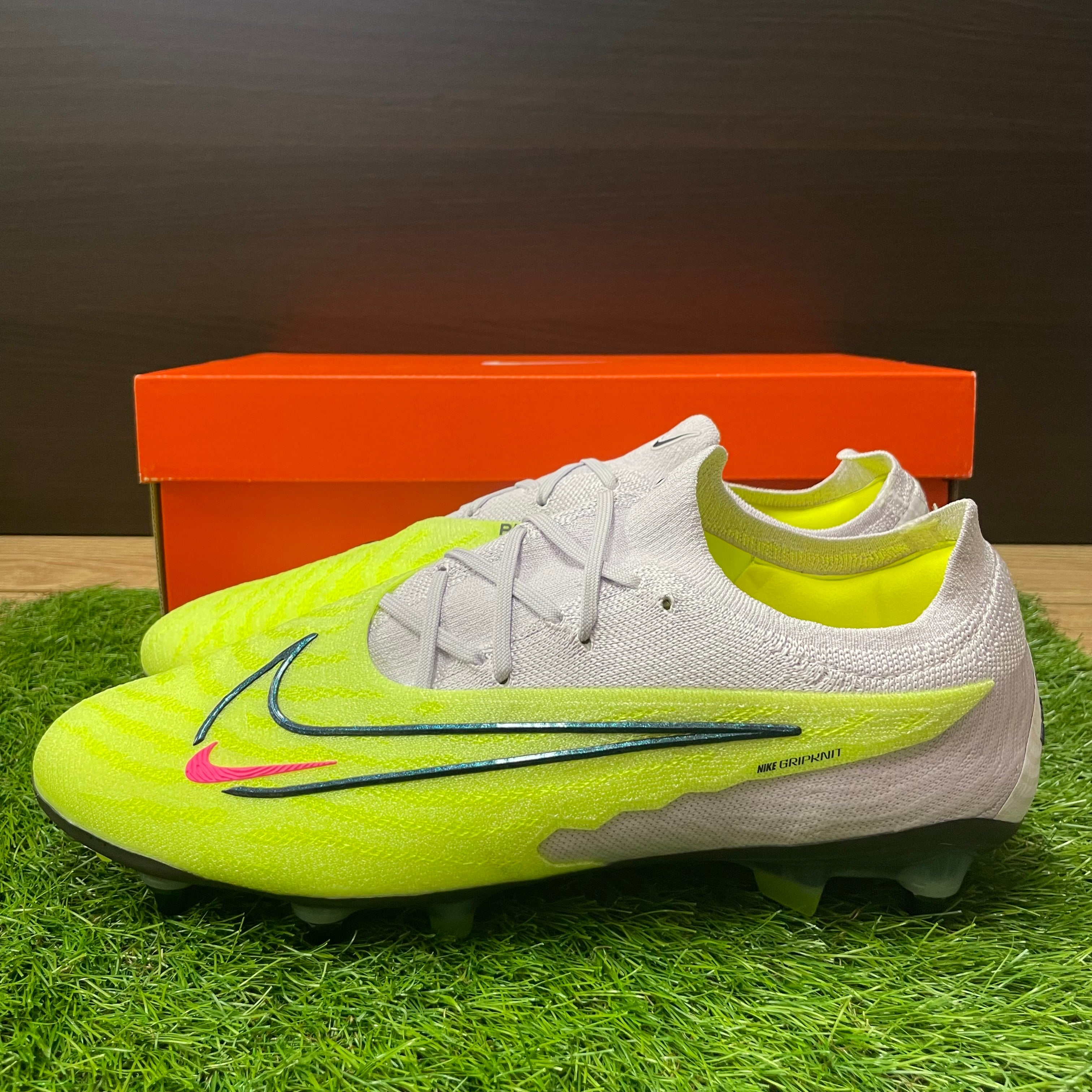 ファントムGX ELITE SG-PRO P FD0259 705 – 俺の足 サッカー用品