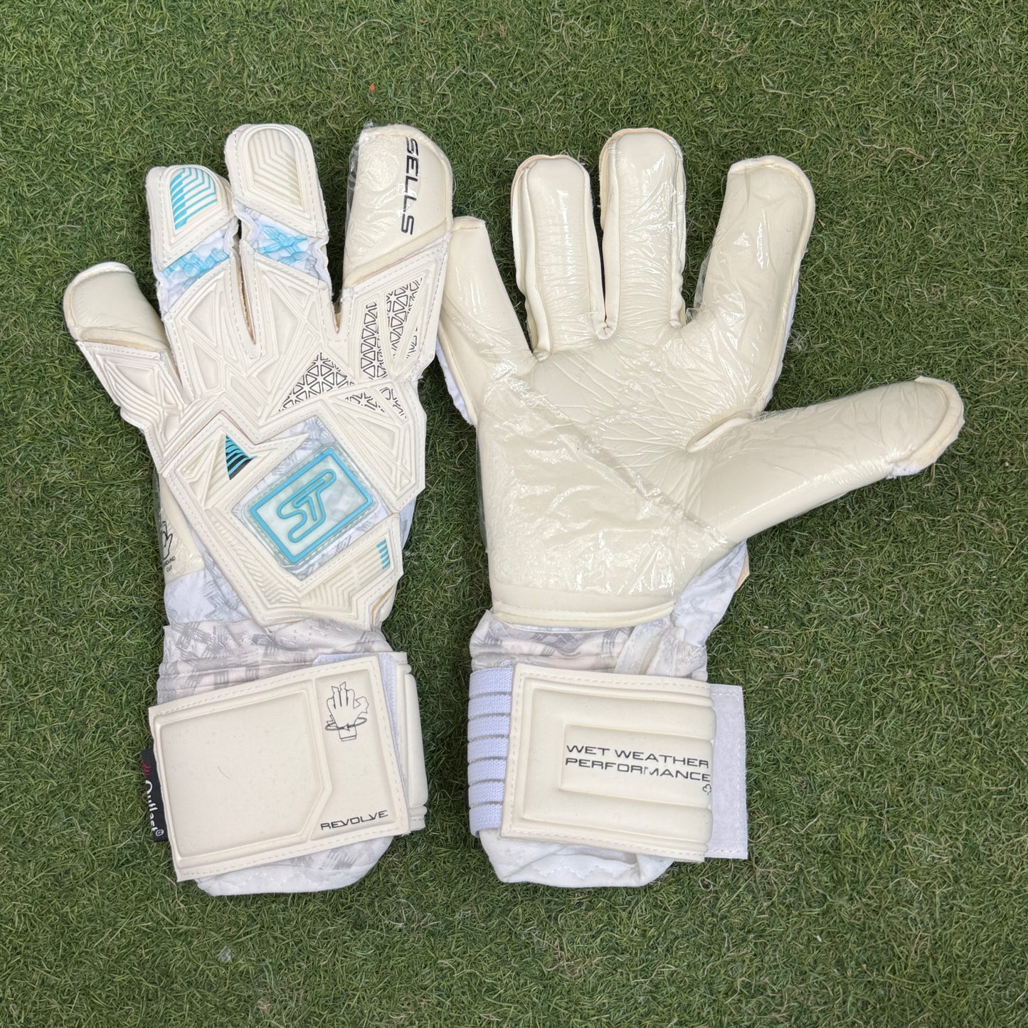 セルス リヴォルべ アクア ピュア　Sells REVILVE Aqua Pure