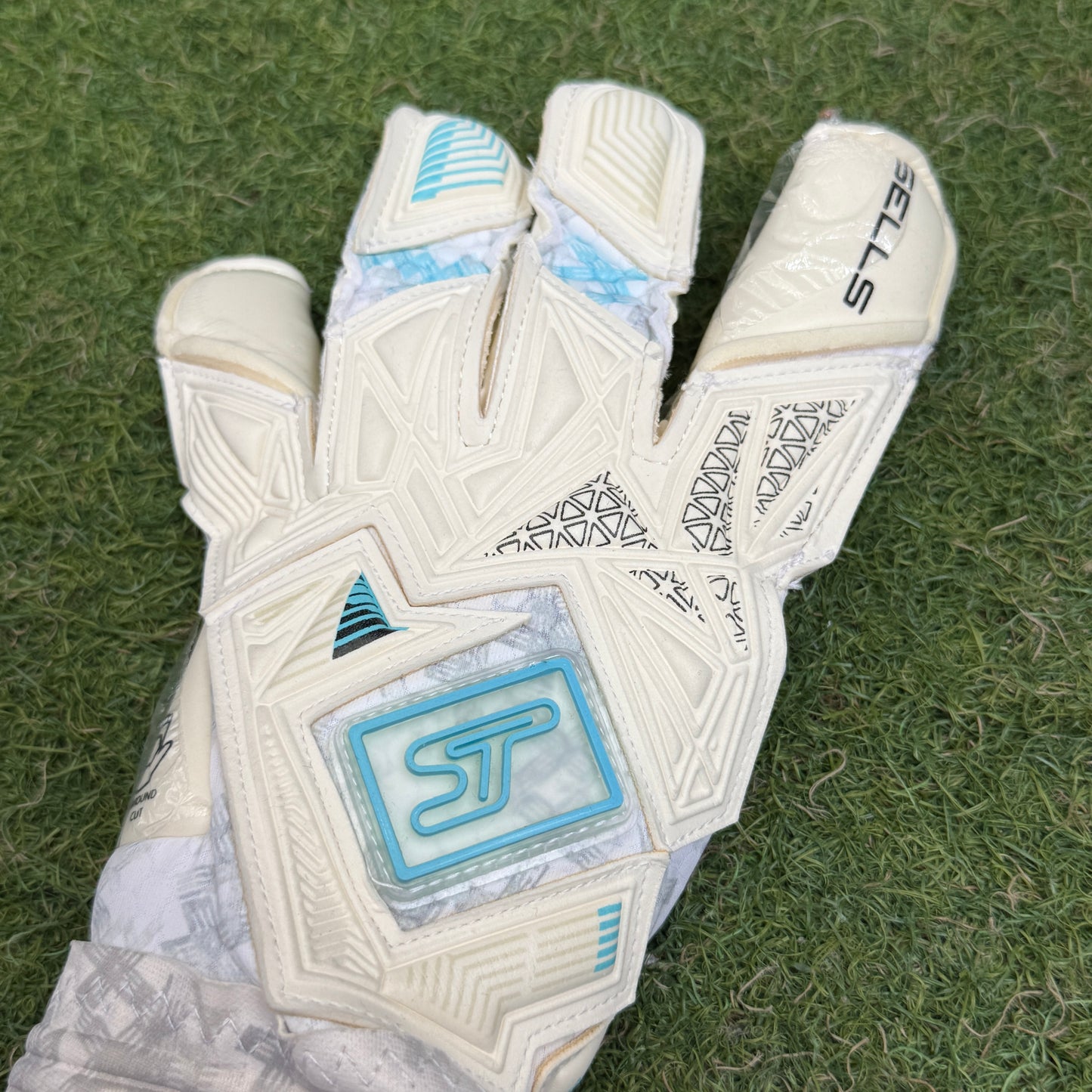 セルス リヴォルべ アクア ピュア　Sells REVILVE Aqua Pure