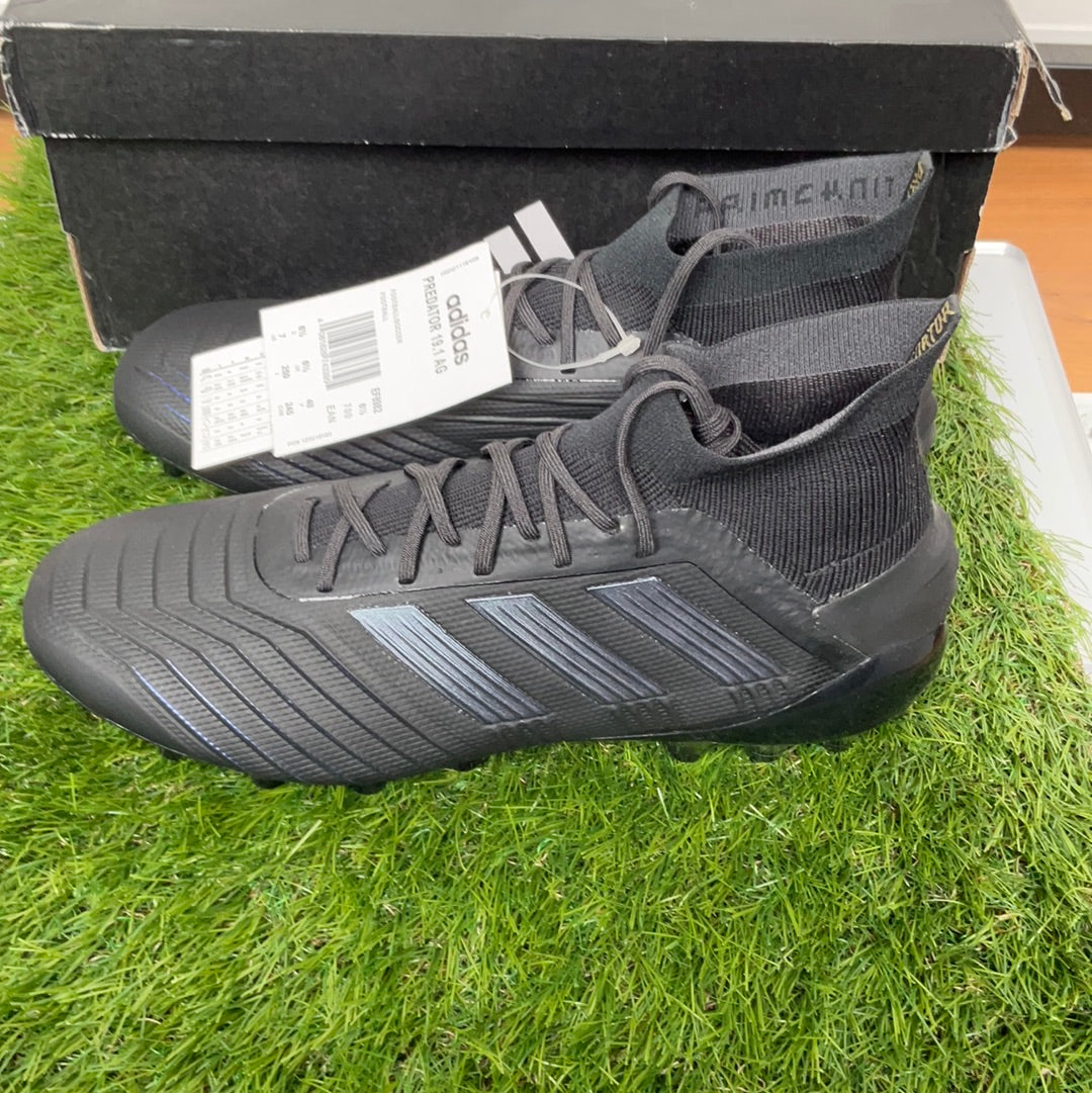 Predator store 19.1 turf