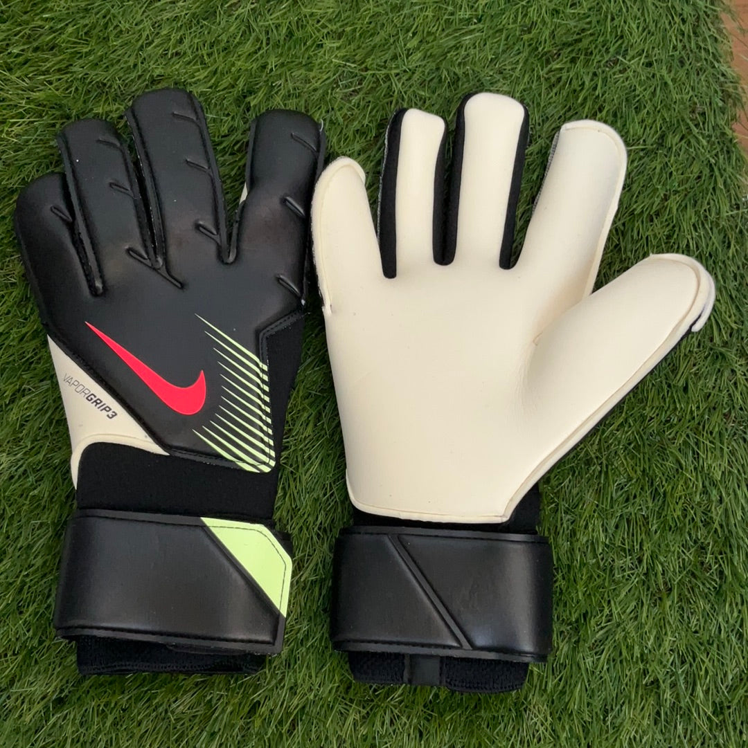 Nike Vapor Grip3 RS ベイパーグリップ3 キーパーグローブ www