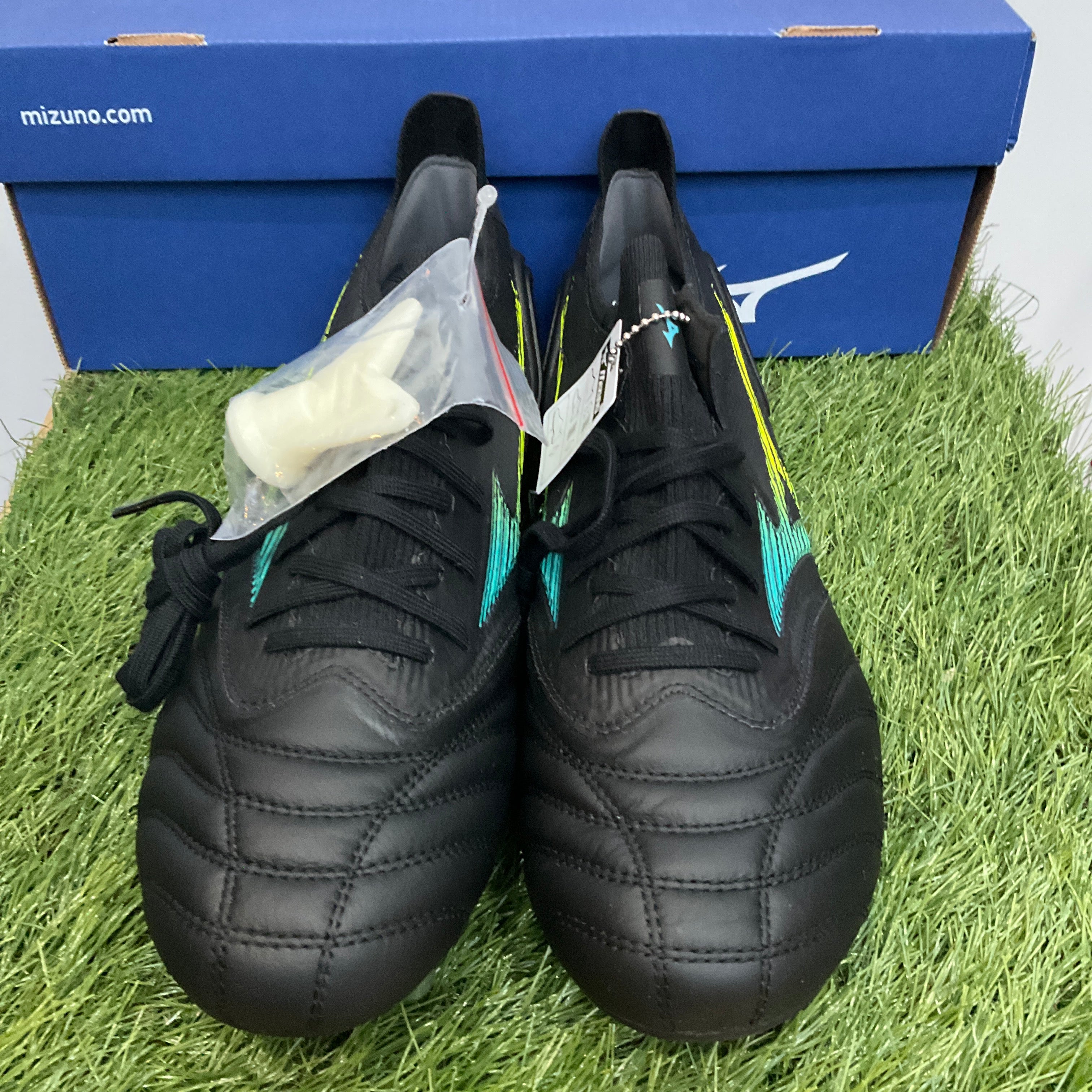 サッカー スパイク Morelia Neo3 β Elite SG mixカラーシルバー - シューズ