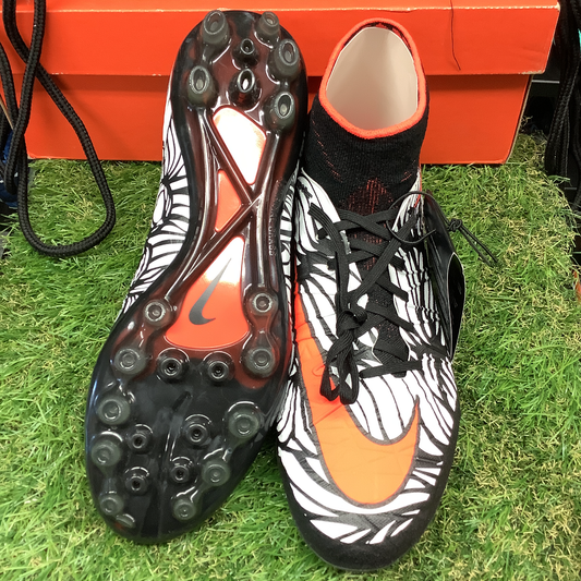 Hypervenom Phantom 2 AG-R ACC NJR 820110 061